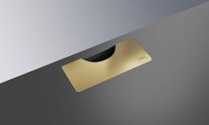 Clic kabeļu pārsega plāksne D kabeļu renei, sudrabkrāsas